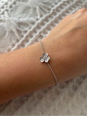 Delicate Silver Clover Chain Bracelet - Dainty Three-Leaf Charm